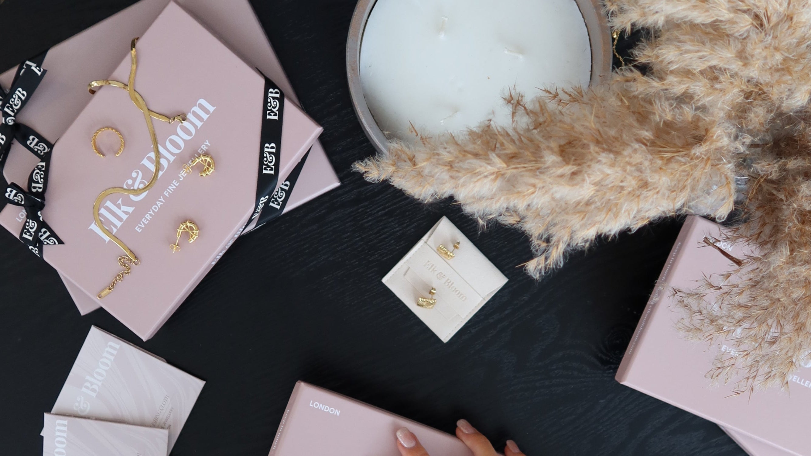 A Guide to Ankle Jewellery Meaning | Which Ankle To Wear Anklet?