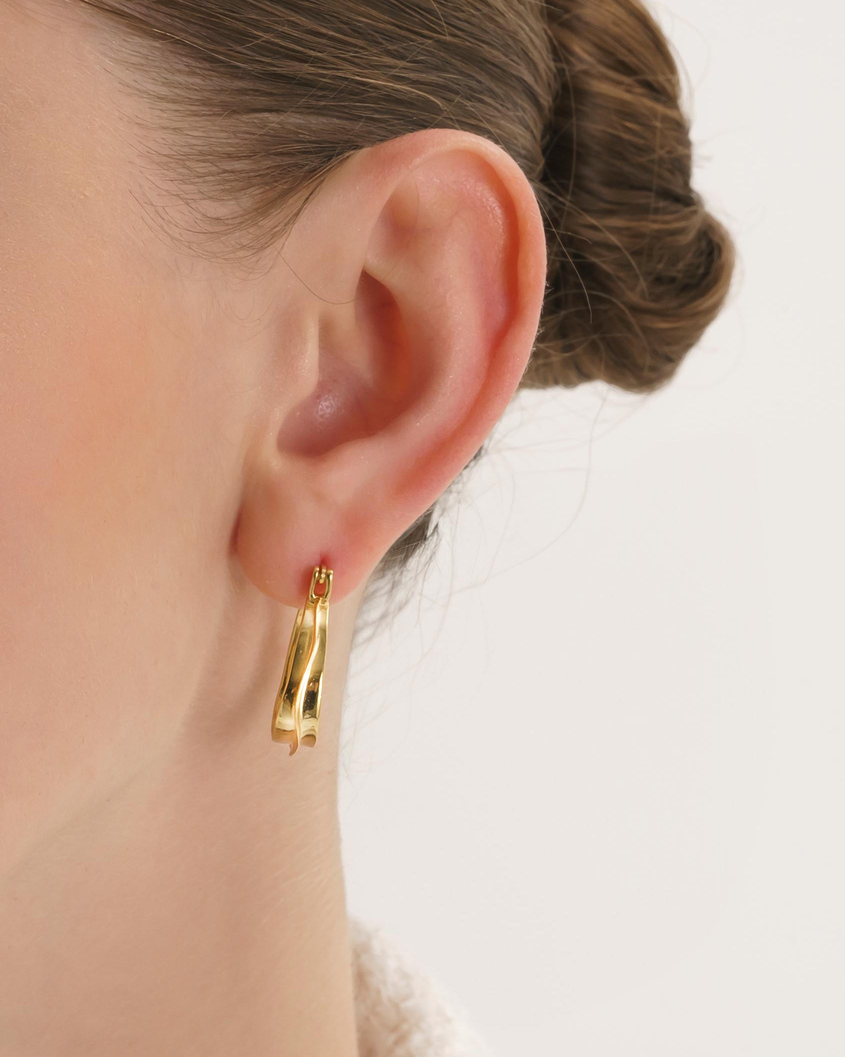 Chunky 14K Gold Oval Hoop Earrings - Earrings - Elk & Bloom