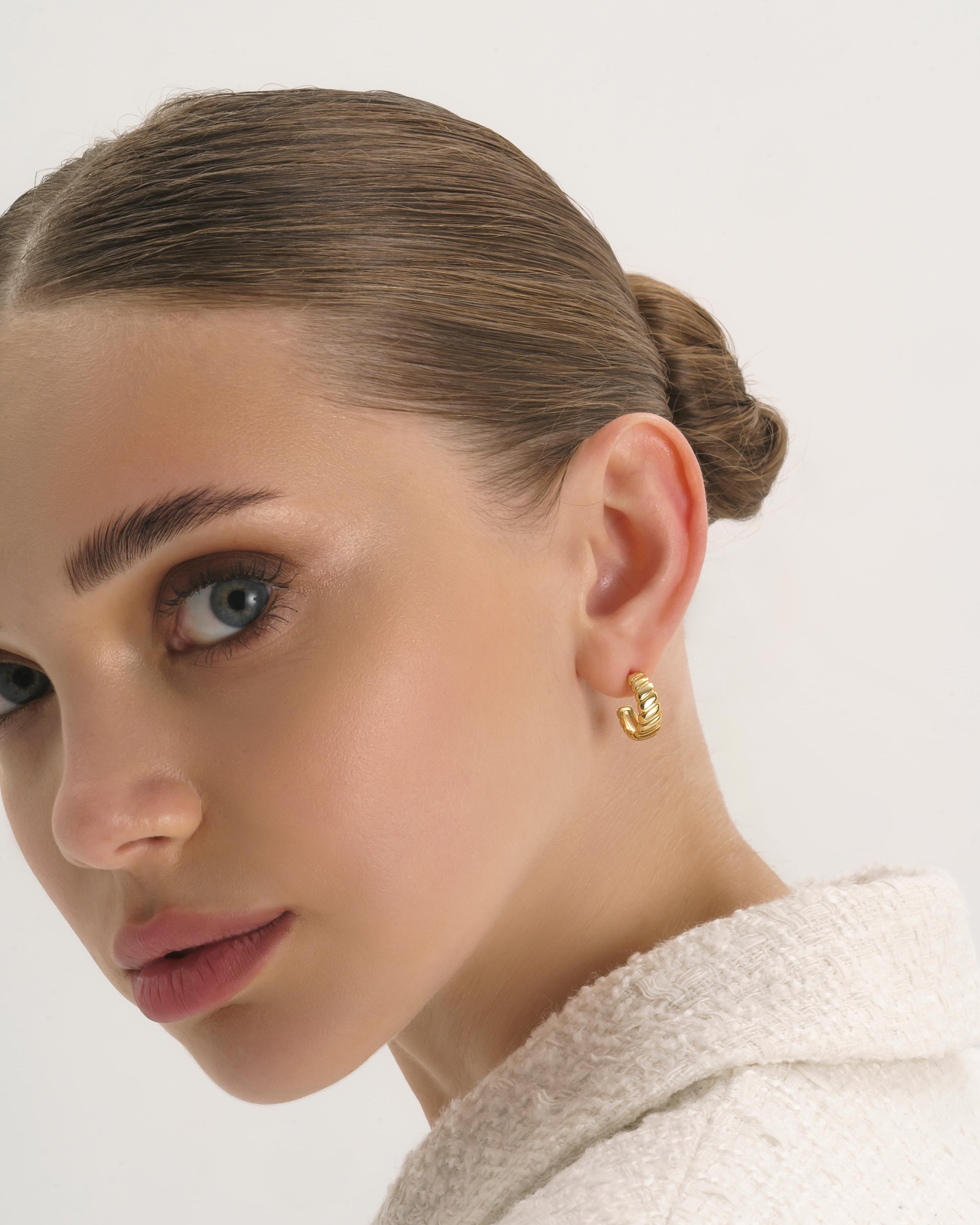 Chunky 14K Ribbed Gold Hoop Earrings - Earrings - Elk & Bloom