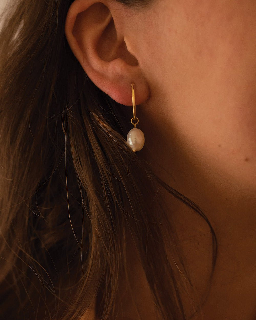 Chunky 18K Gold Freshwater Pearl Hoops - Earrings - Elk & Bloom