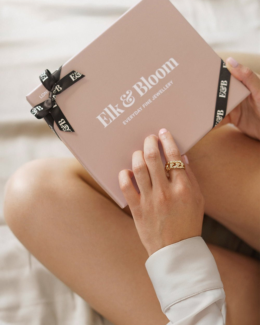 Rose Gold Dainty Circle Necklace - Necklaces - Elk & Bloom