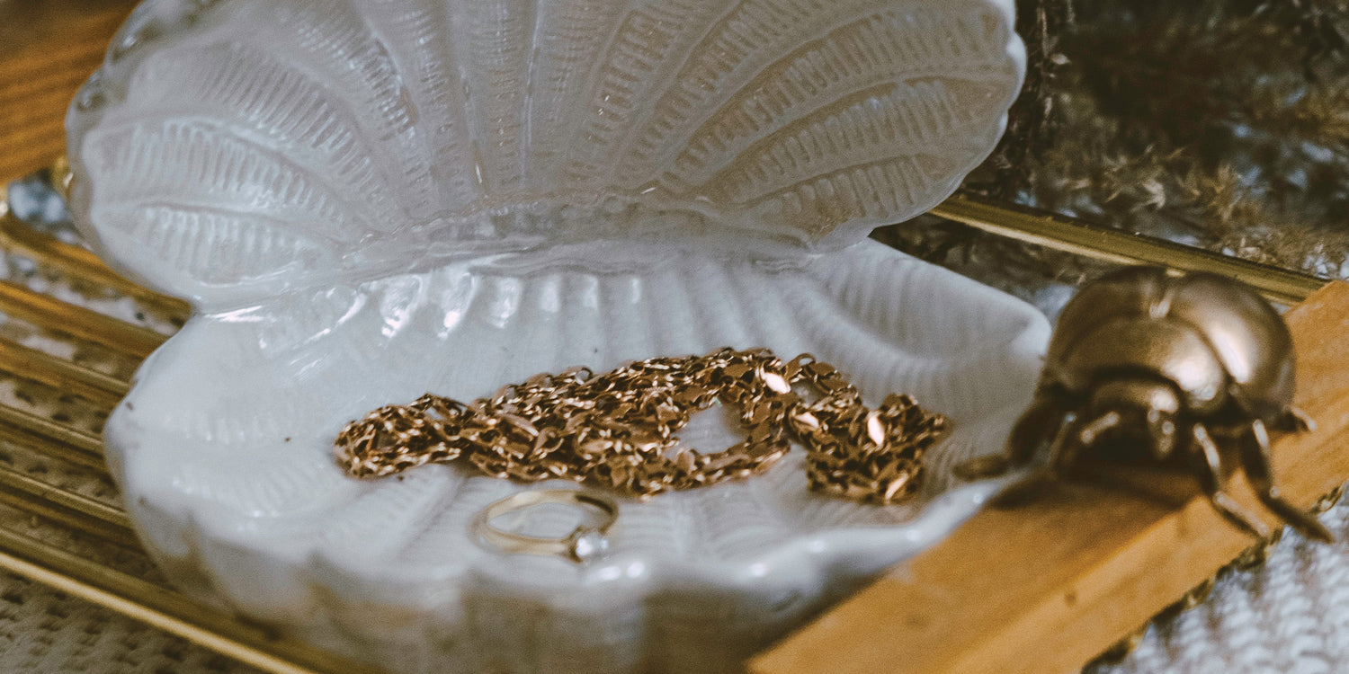 The chunky gold necklace: 5 ways to style - Elk & Bloom