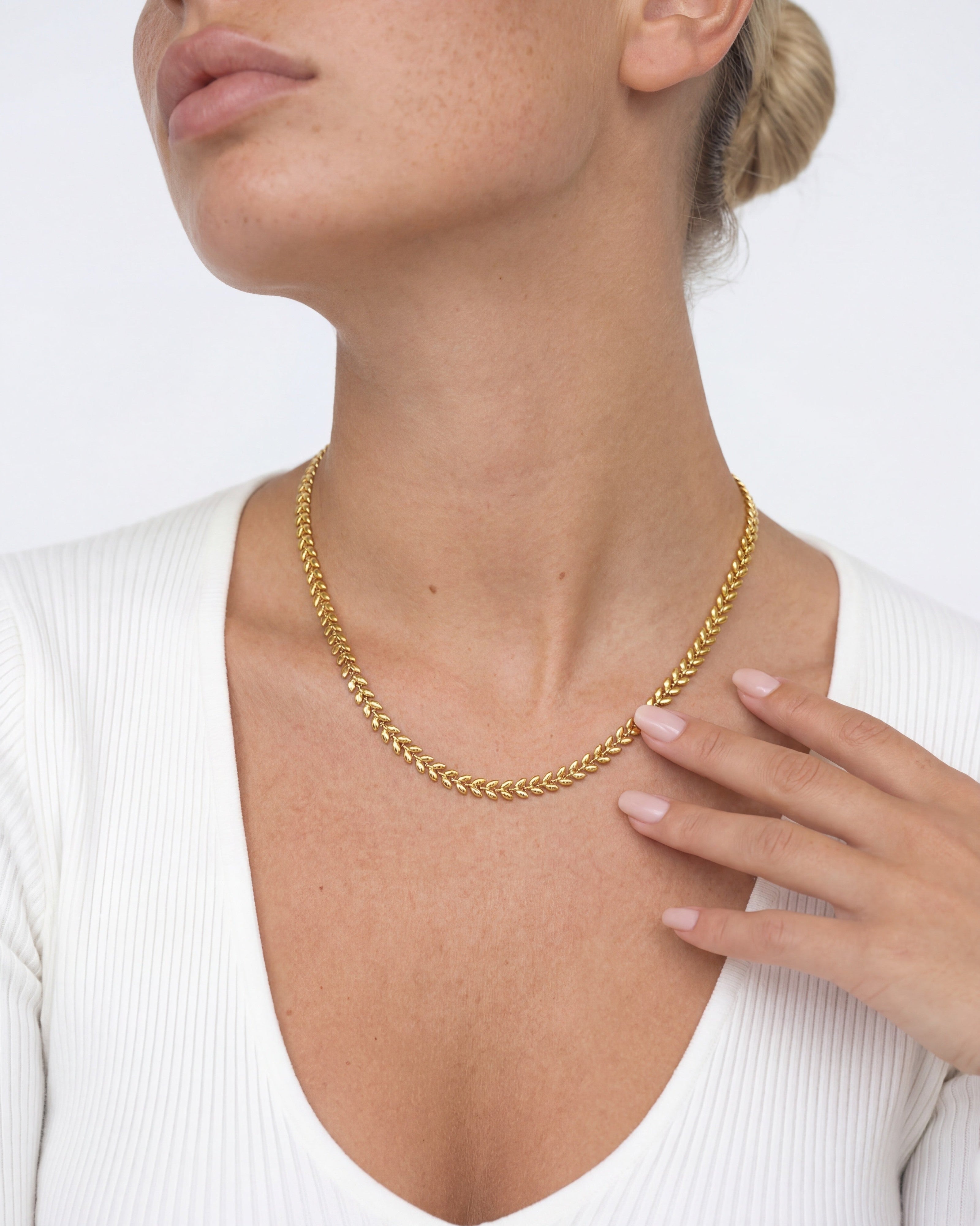 14K Gold Leaf Chain Choker Necklace