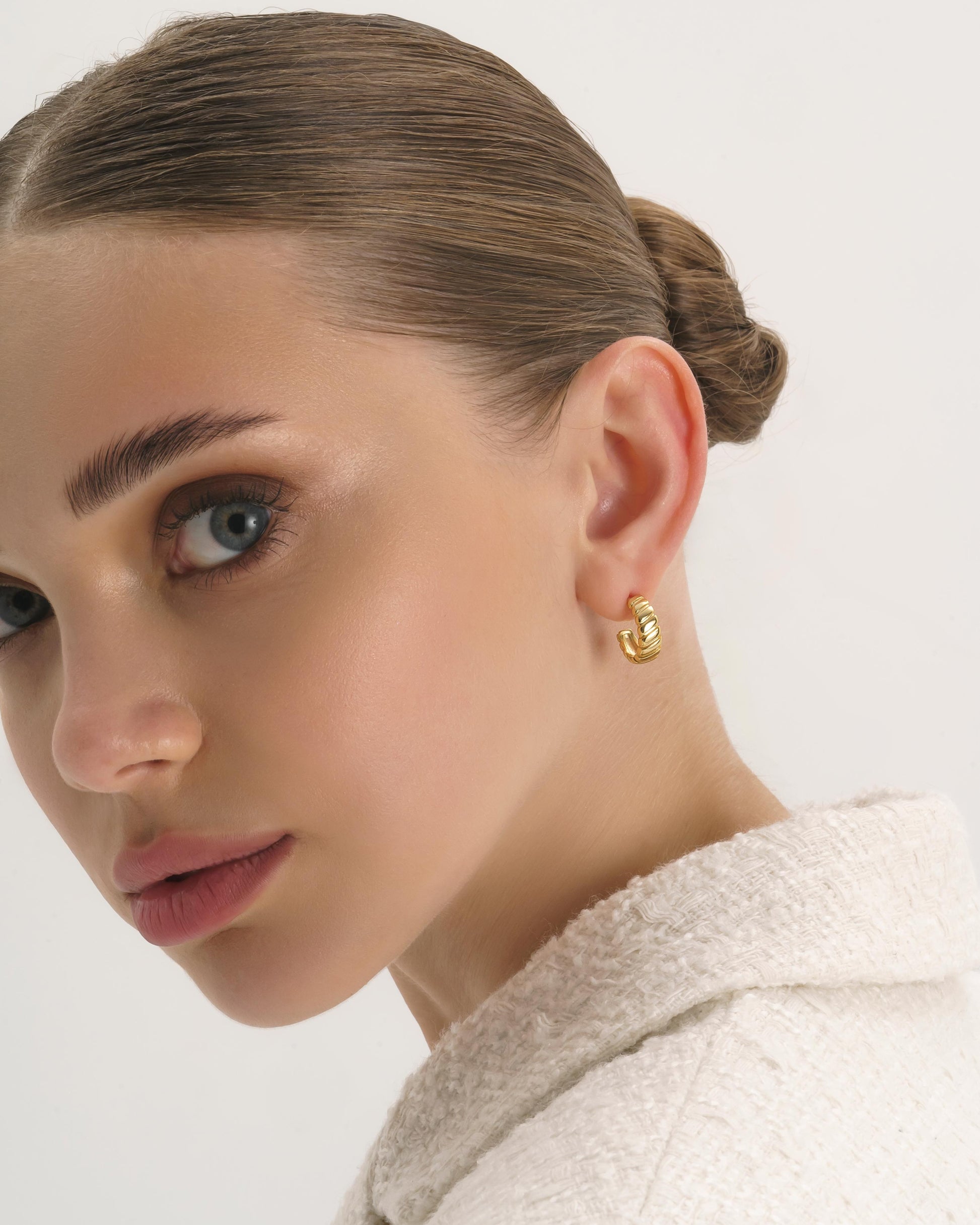 Chunky 14K Ribbed Gold Hoop Earrings - Earrings - Elk & Bloom