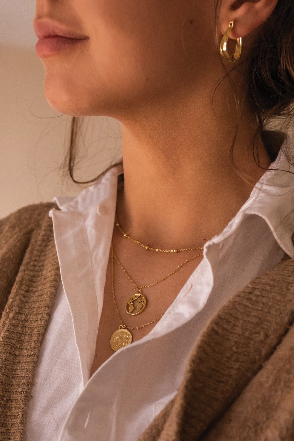 Chunky 18K Gold Globe Earth Necklace World Map Charm Necklace Gold Coin Compass Map Necklace Travel Jewelry Necklace for Women Gift Elk Bloom