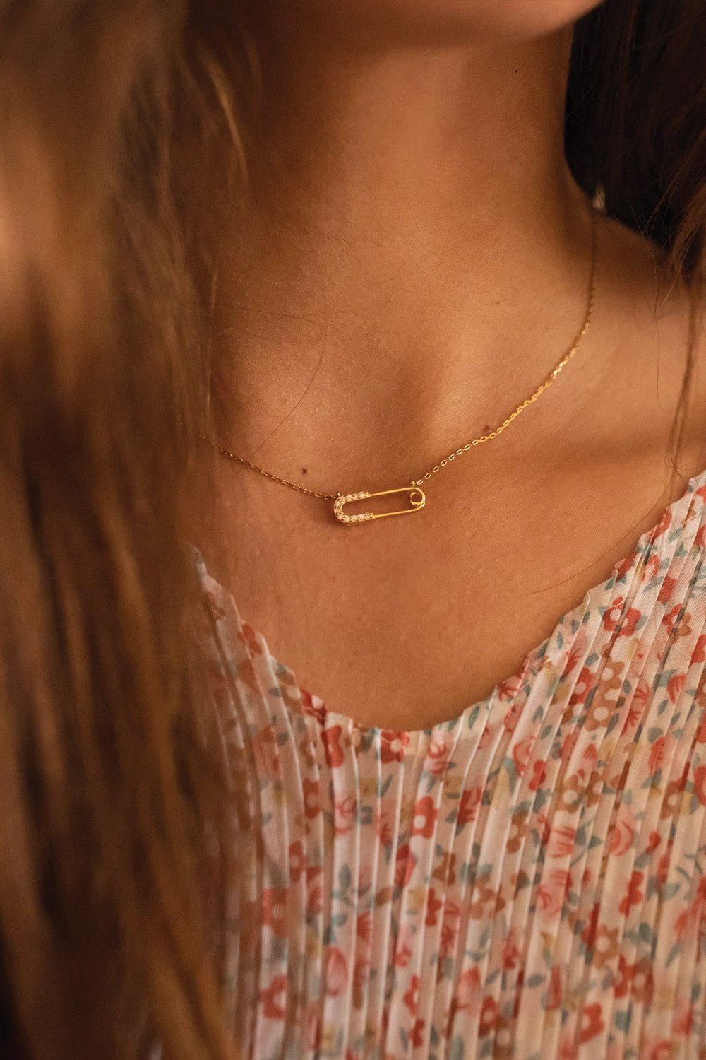 Dainty 14K Gold Safety Pin Necklace for Women, Minimalist Gold Drop Beaded Necklace, Safety Pin Jewelry, Link Chain Necklace, Boho – Elk & Bloom