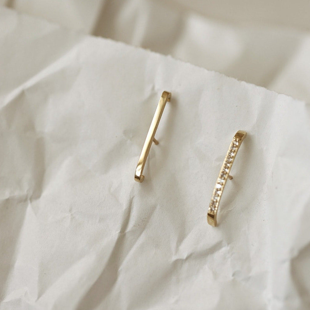 14K Gold Small Bar Stud Earrings - Earrings - Elk & Bloom